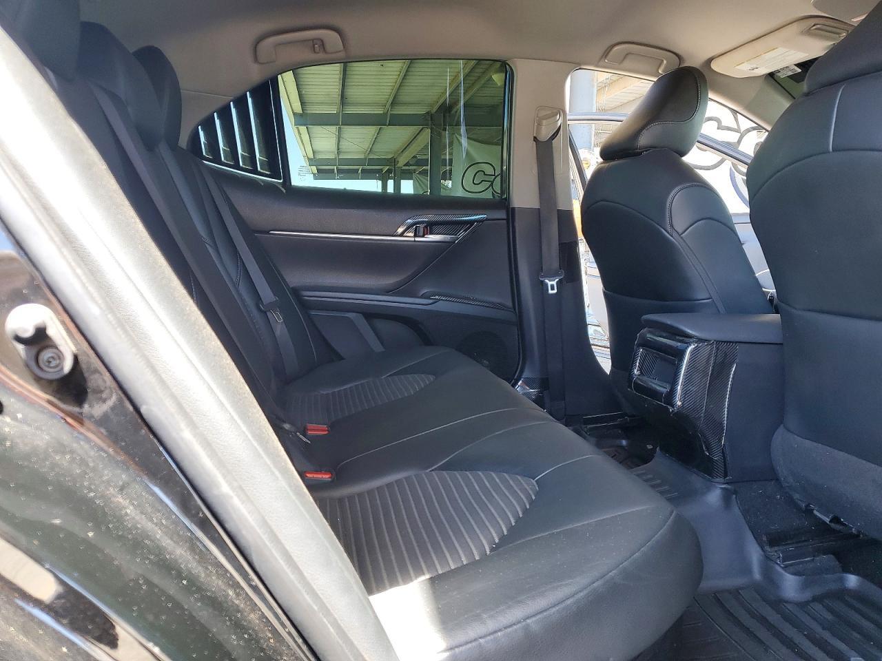 2022 Toyota Camry Hybrid Se - zdjęcie 10