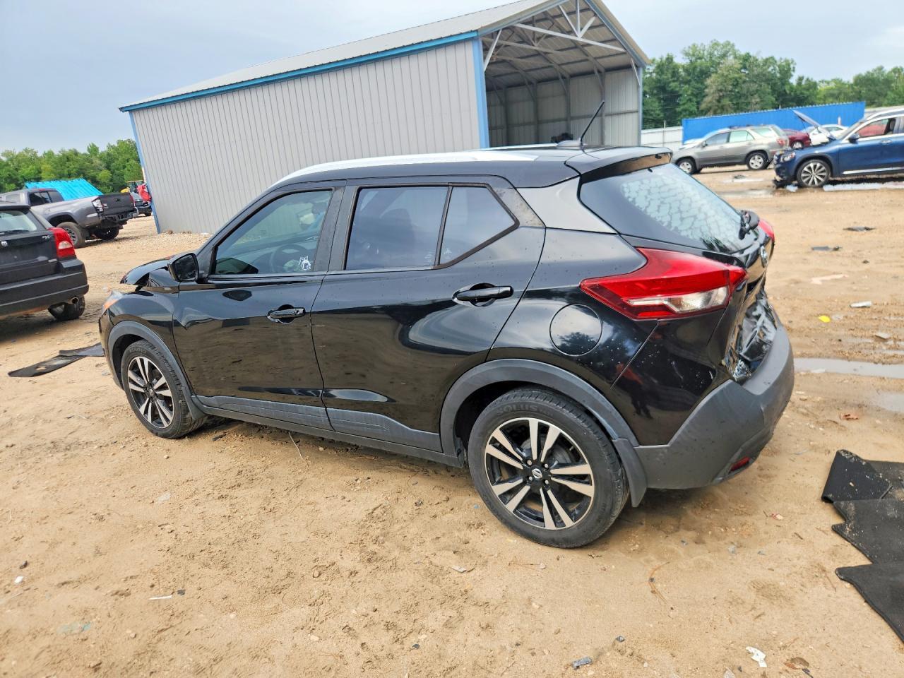 2019 Nissan Kicks Sv - zdjęcie 2