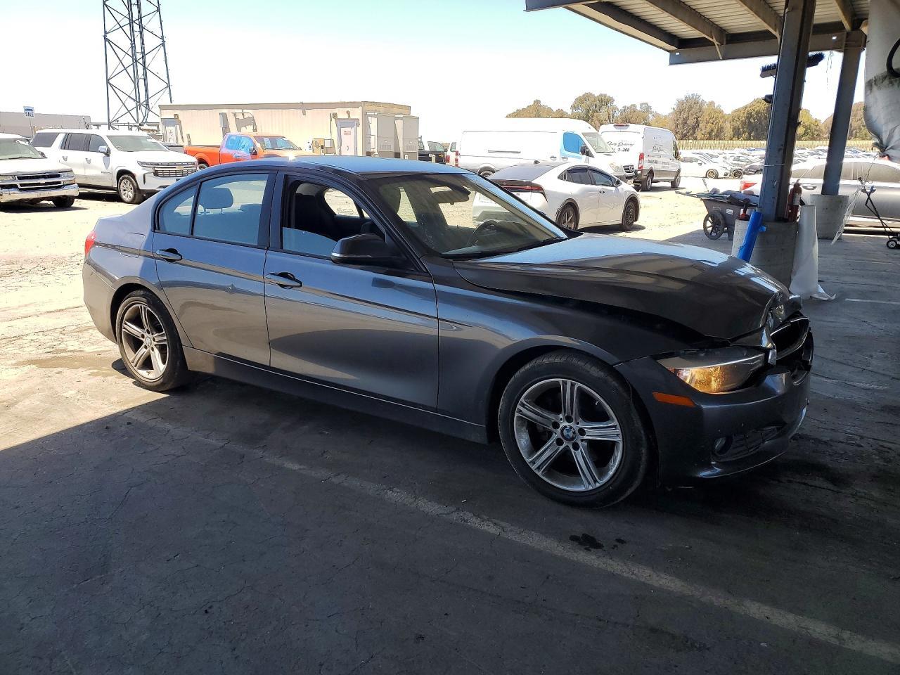 2015 BMW 320 I - zdjęcie 4