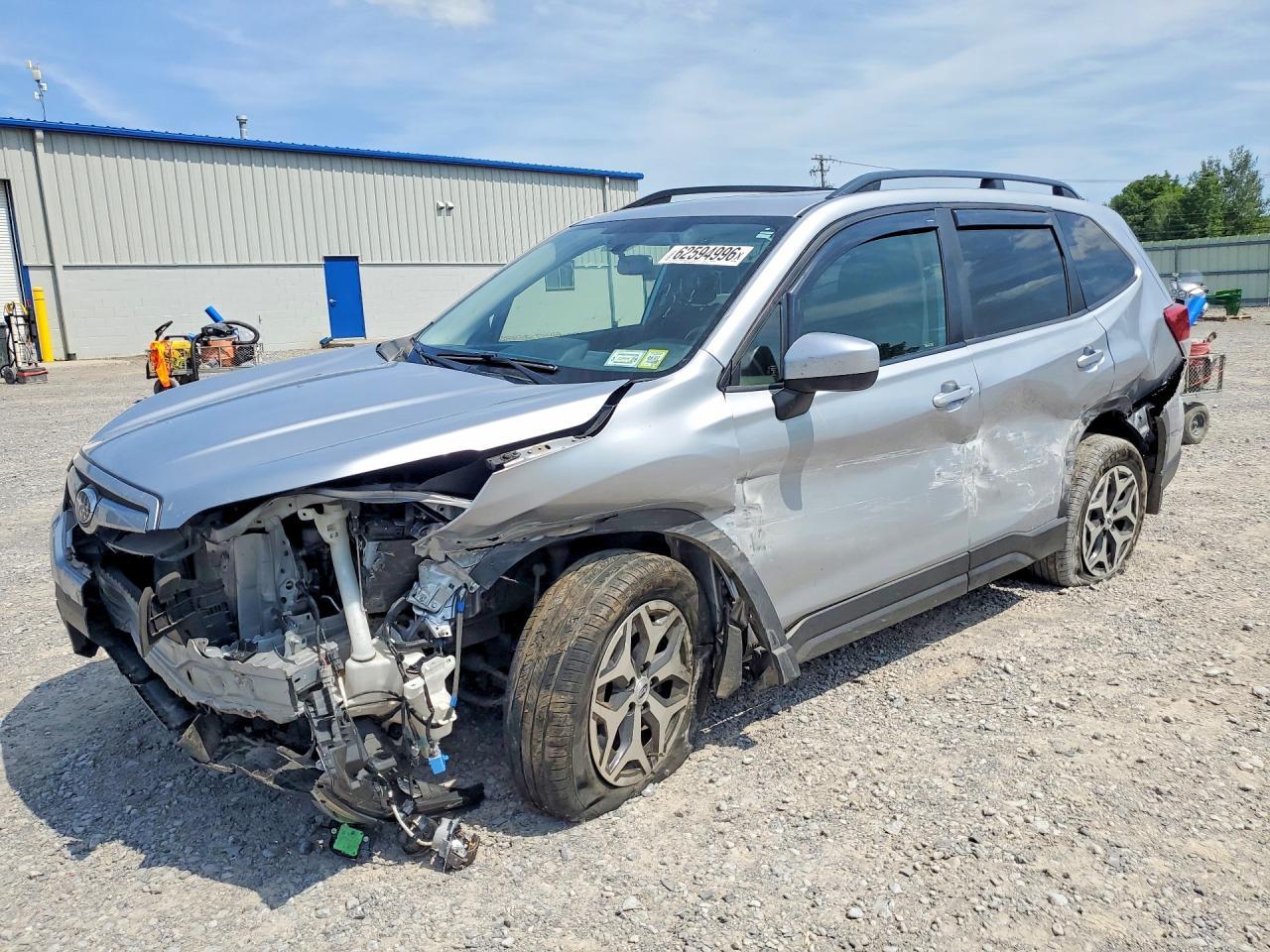 2021 Subaru Forester Premium - zdjęcie główne