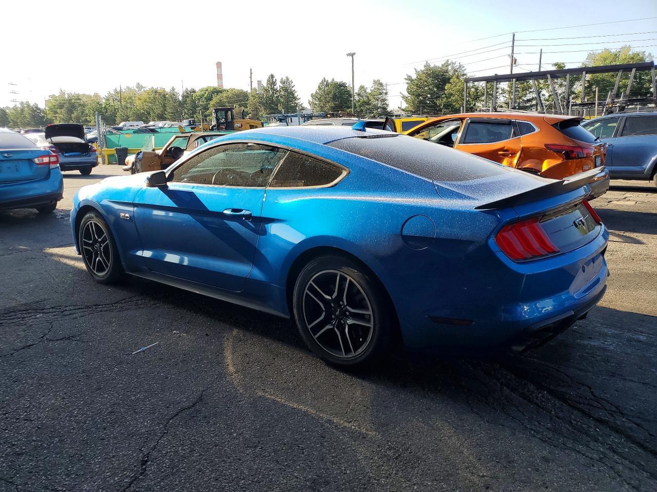 2021 Ford Mustang Gt - zdjęcie 2