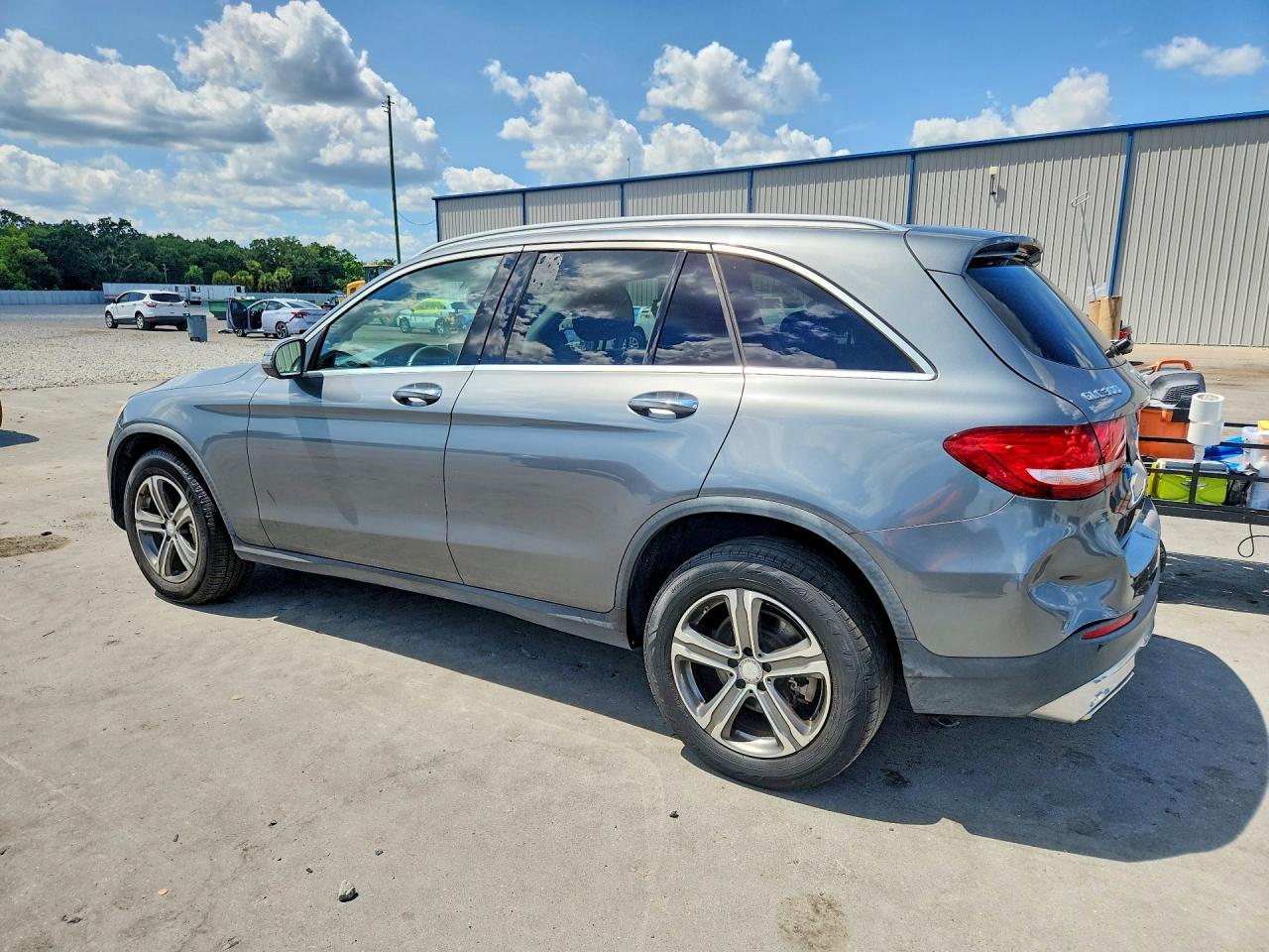 2016 Mercedes-Benz Glc 300 - zdjęcie 2