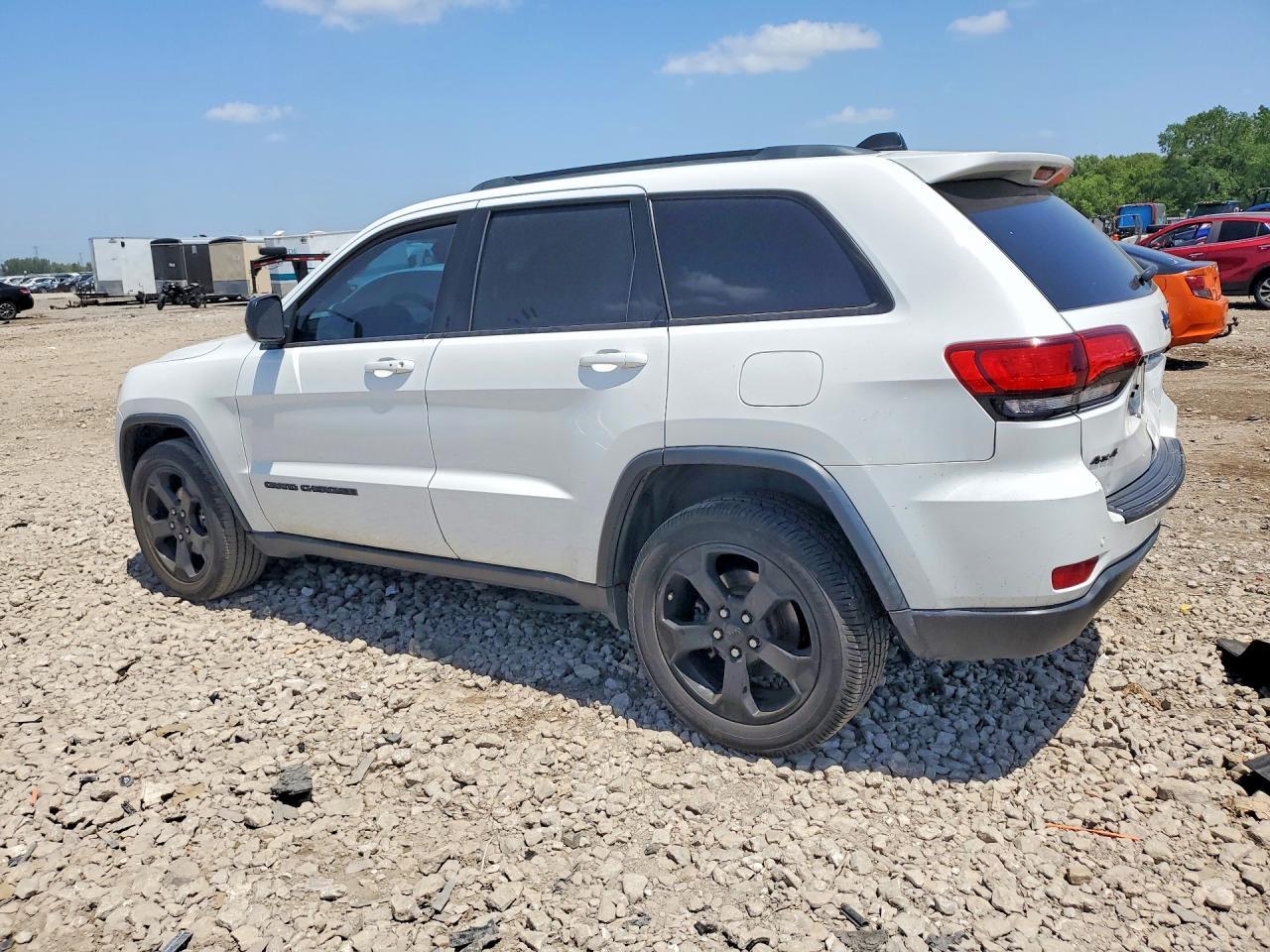 2019 Jeep Grand Cherokee Laredo - zdjęcie 2
