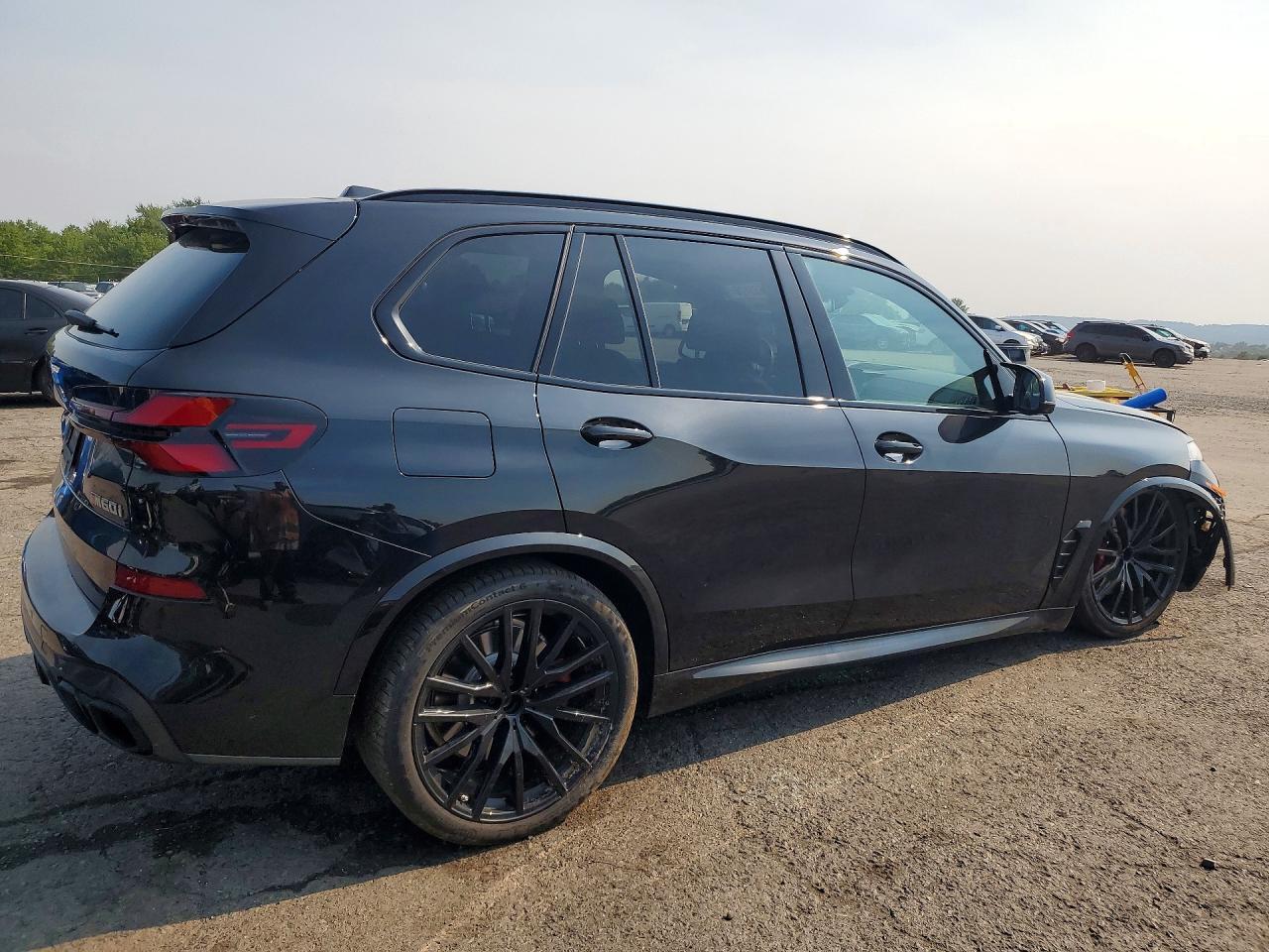 2024 BMW X5 M60I - zdjęcie 3