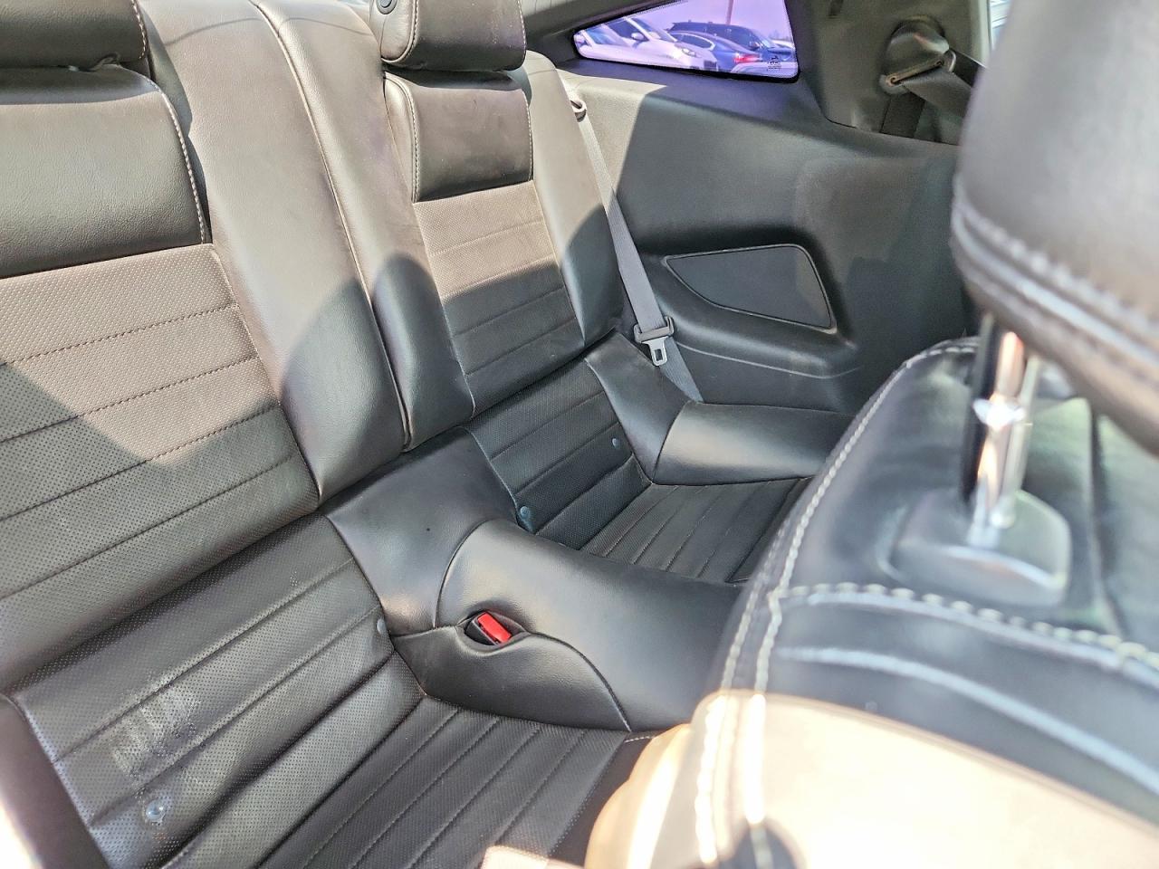 2013 Ford Mustang - zdjęcie 10