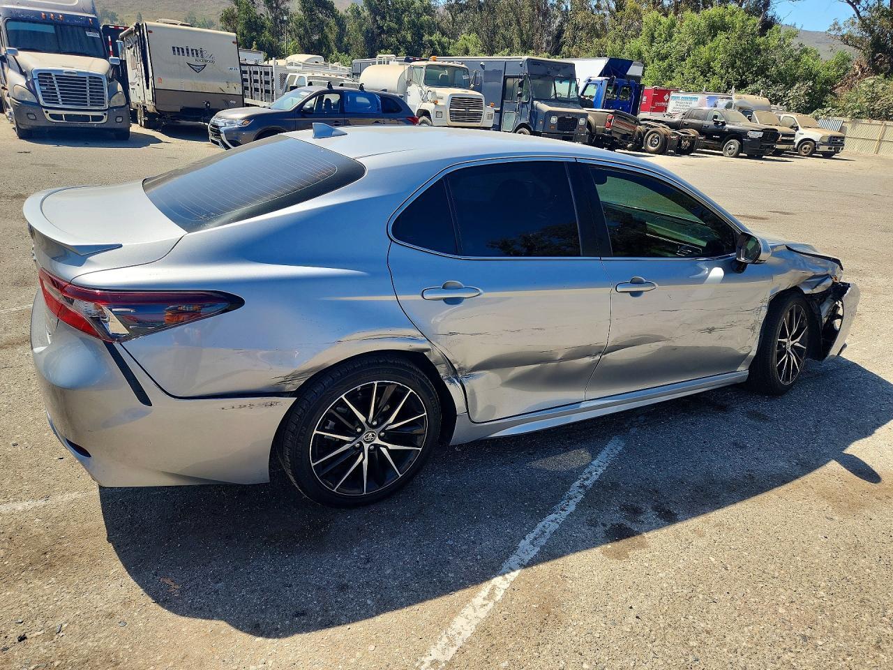 2023 Toyota Camry Se - zdjęcie 3