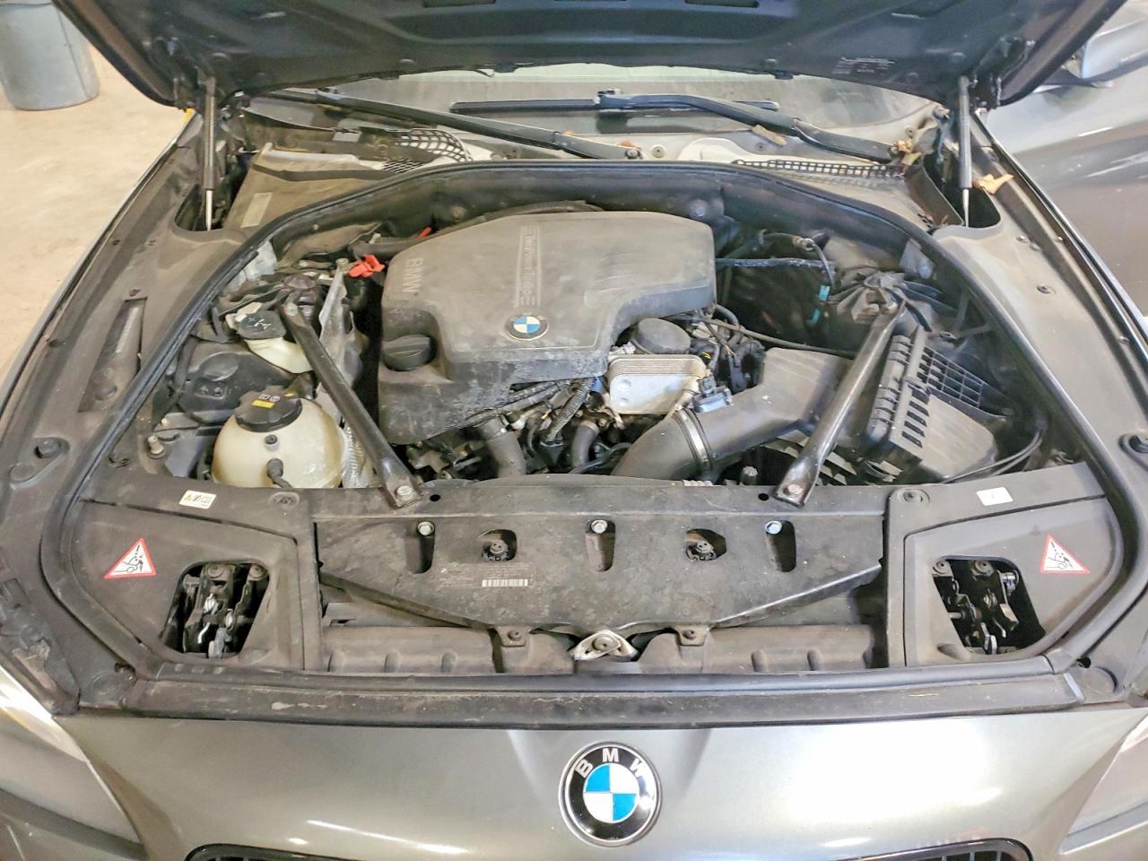 2015 BMW Seria 5 528i - zdjęcie 11