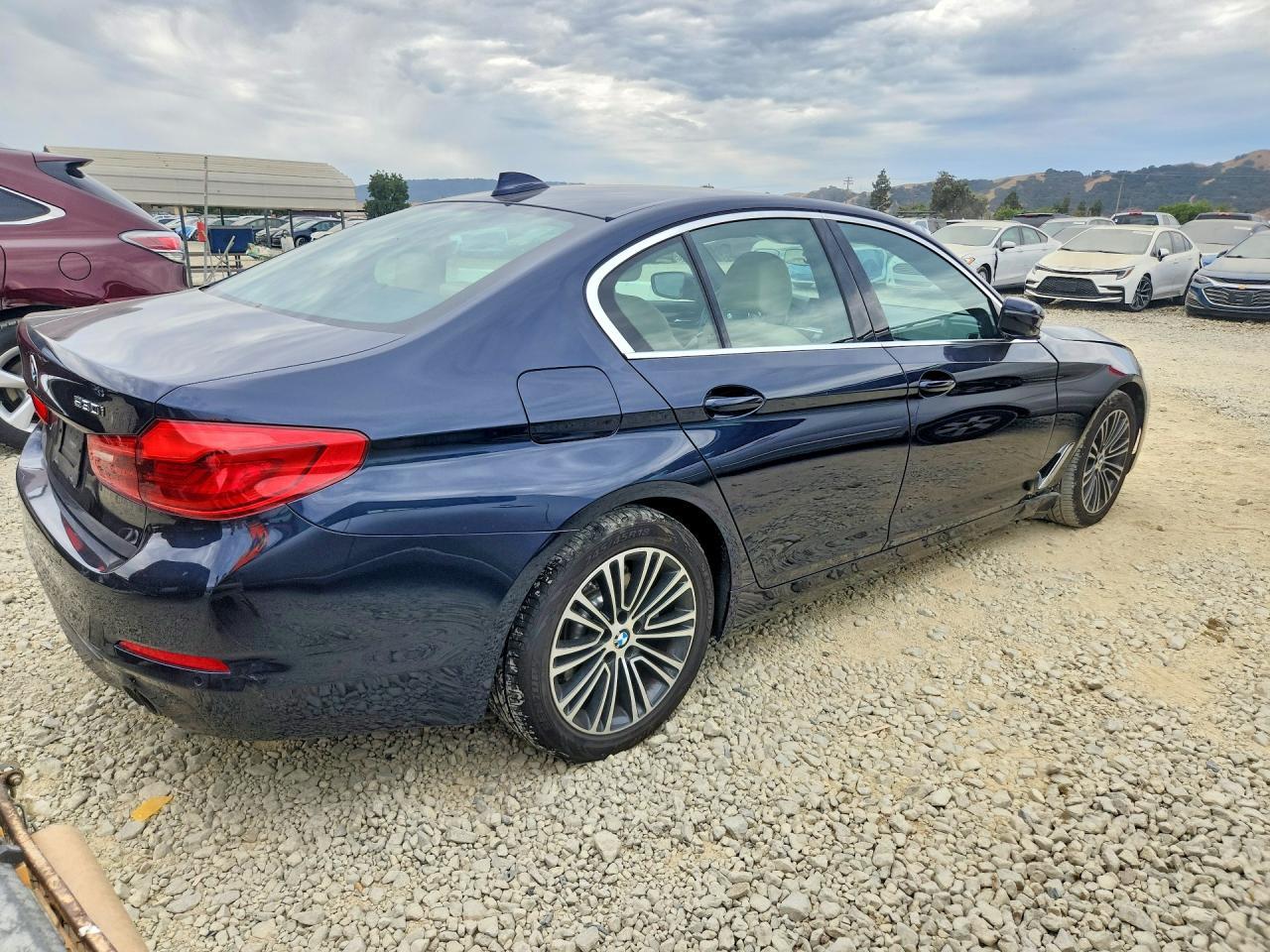 2019 BMW 530 I - zdjęcie 3