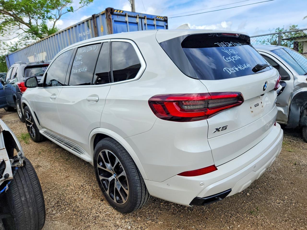2021 BMW X5 xDrive40I - zdjęcie 2