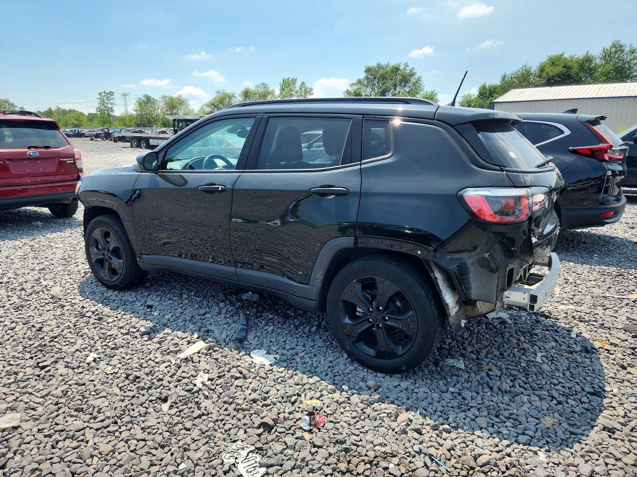 2019 Jeep Compass Latitude - zdjęcie 2