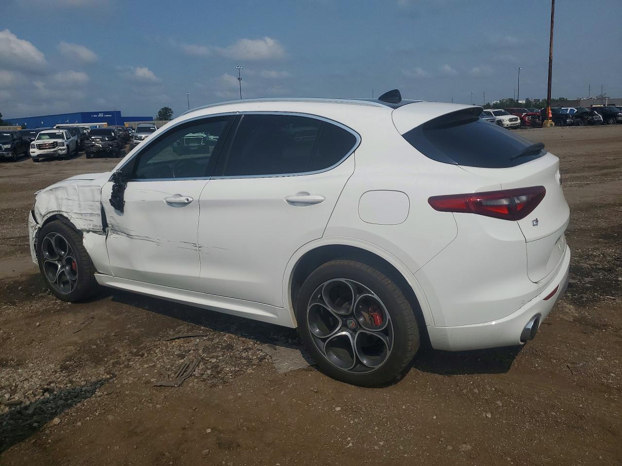 2020 Alfa Romeo Stelvio Ti - zdjęcie 2