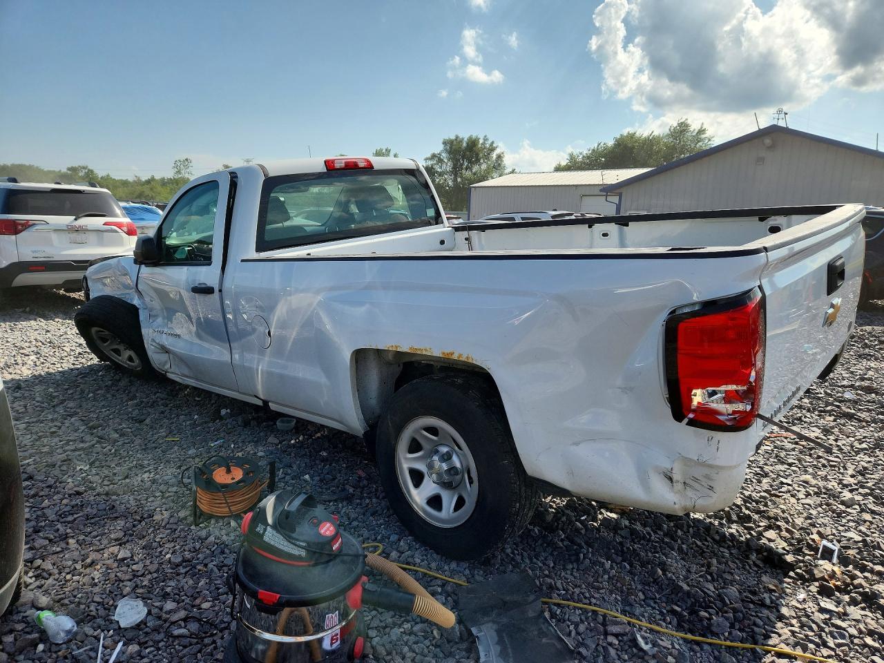 2017 Chevrolet Silverado C1500 - zdjęcie 2