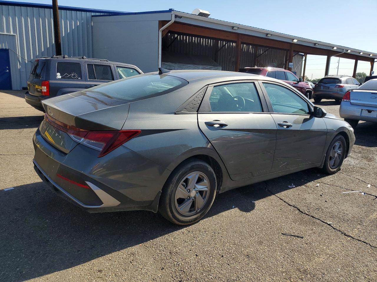 2025 Hyundai Elantra Se - zdjęcie 3