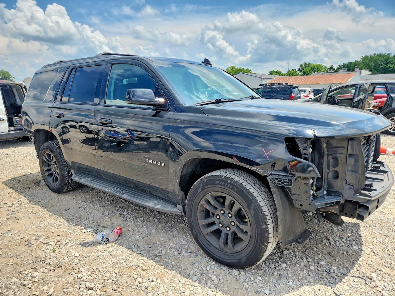 2017 Chevrolet Tahoe C1500 Lt - zdjęcie 4