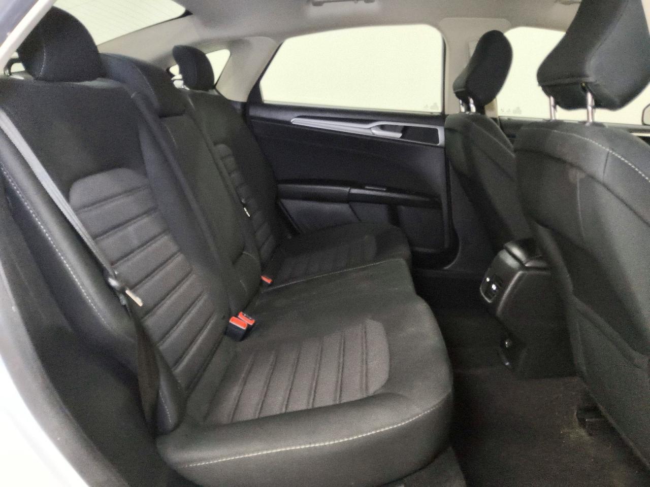 2020 Ford Fusion Se - zdjęcie 10