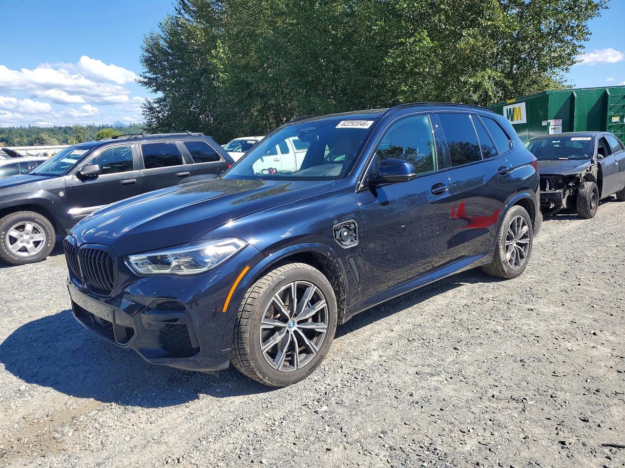 2022 BMW X5 xDrive45E - zdjęcie główne