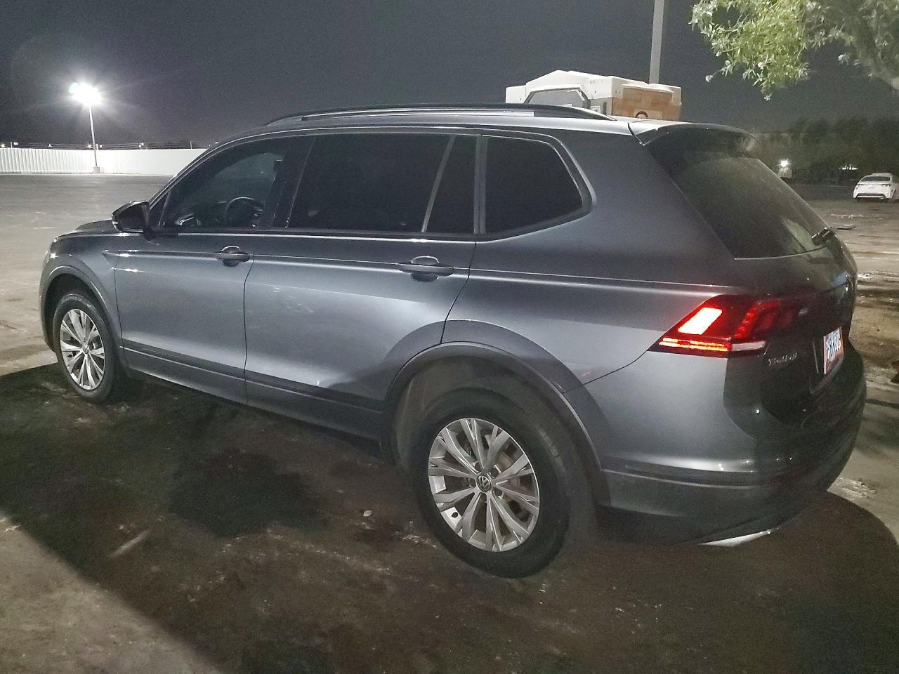 2021 Volkswagen Tiguan S - zdjęcie 2