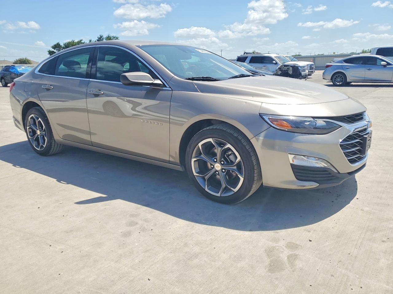 2024 Chevrolet Malibu Lt - zdjęcie 4
