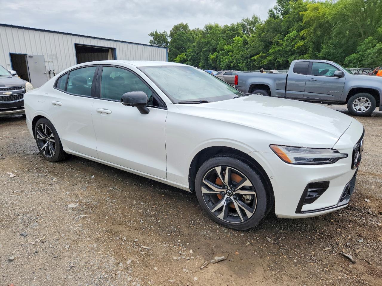 2024 Volvo S60 Plus - zdjęcie 4