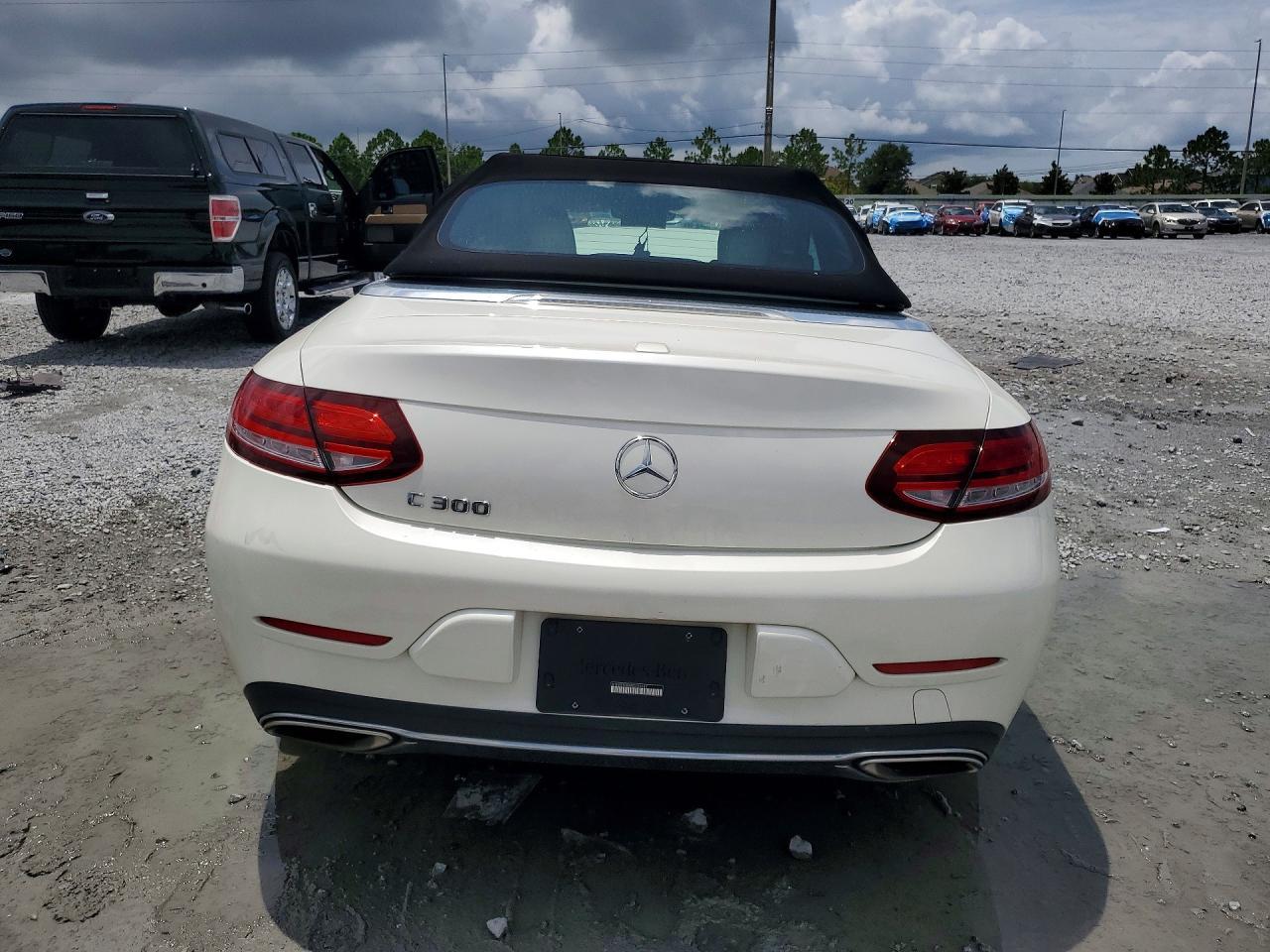2021 Mercedes-Benz C 300 - zdjęcie 6