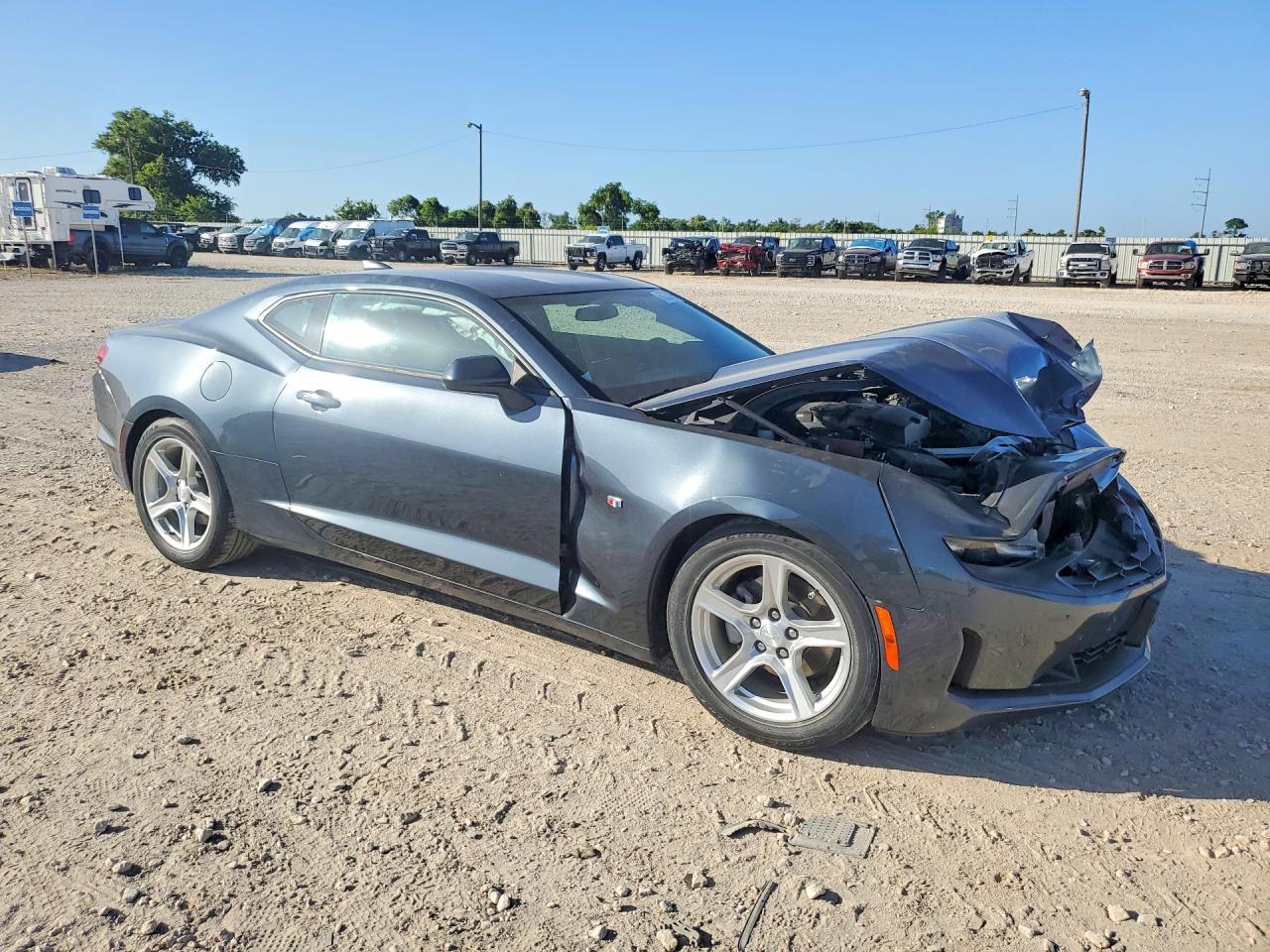 2021 Chevrolet Camaro Ls - zdjęcie 4
