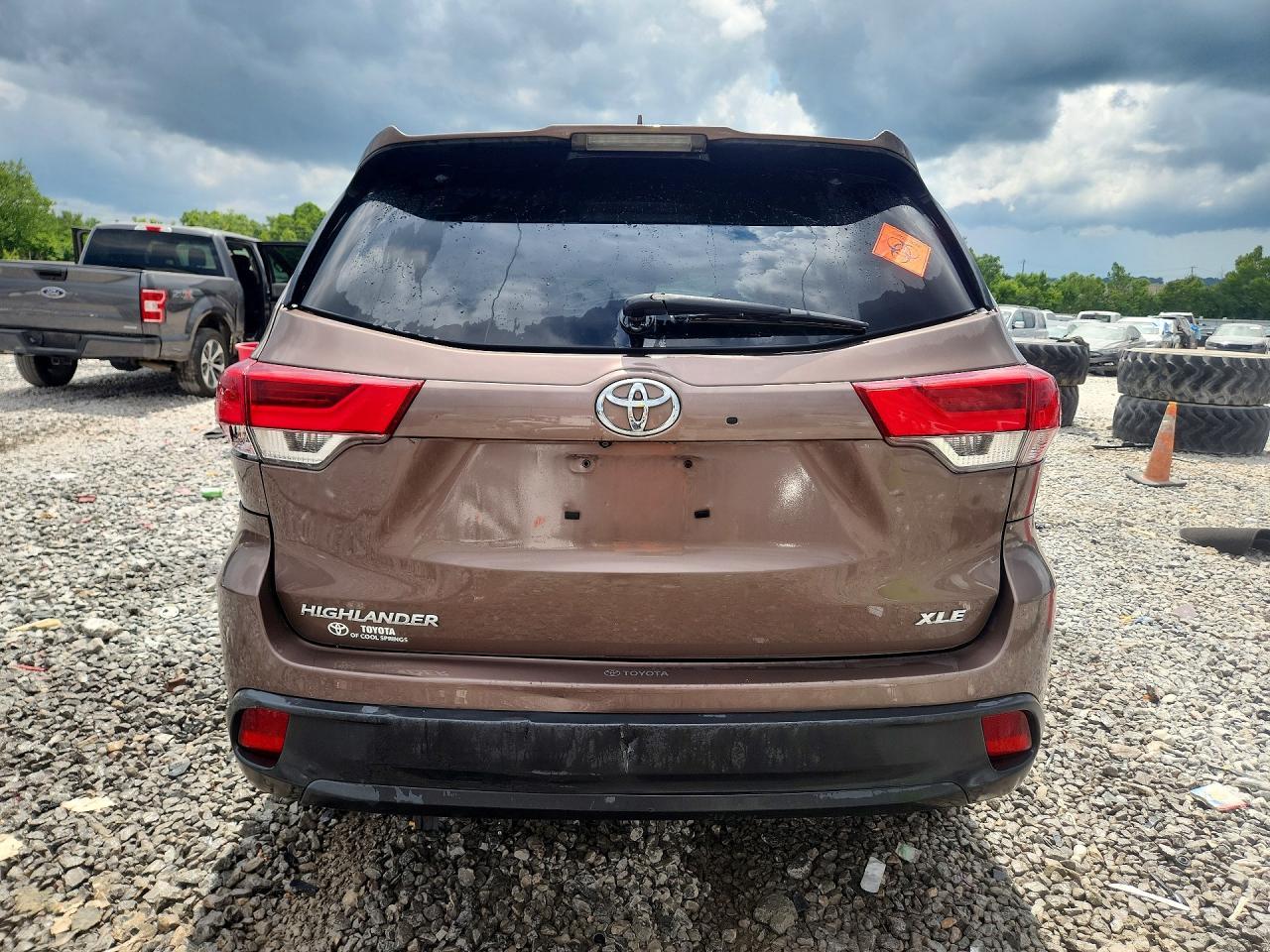 2017 Toyota Highlander Xle - zdjęcie 6