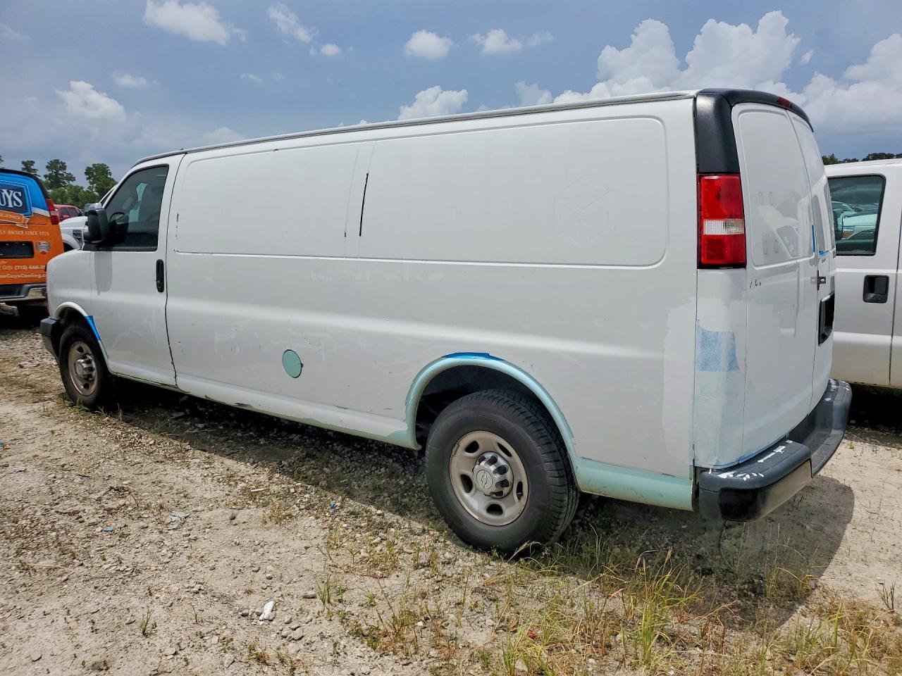 2019 Chevrolet Express G3500 - zdjęcie 2