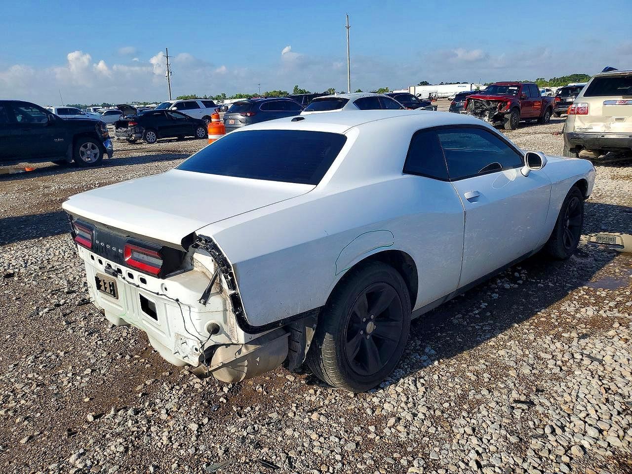 2015 Dodge Challenger Sxt - zdjęcie 3