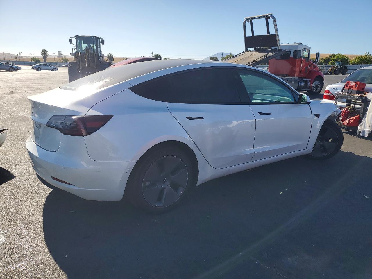 2021 Tesla Model 3 - zdjęcie 3