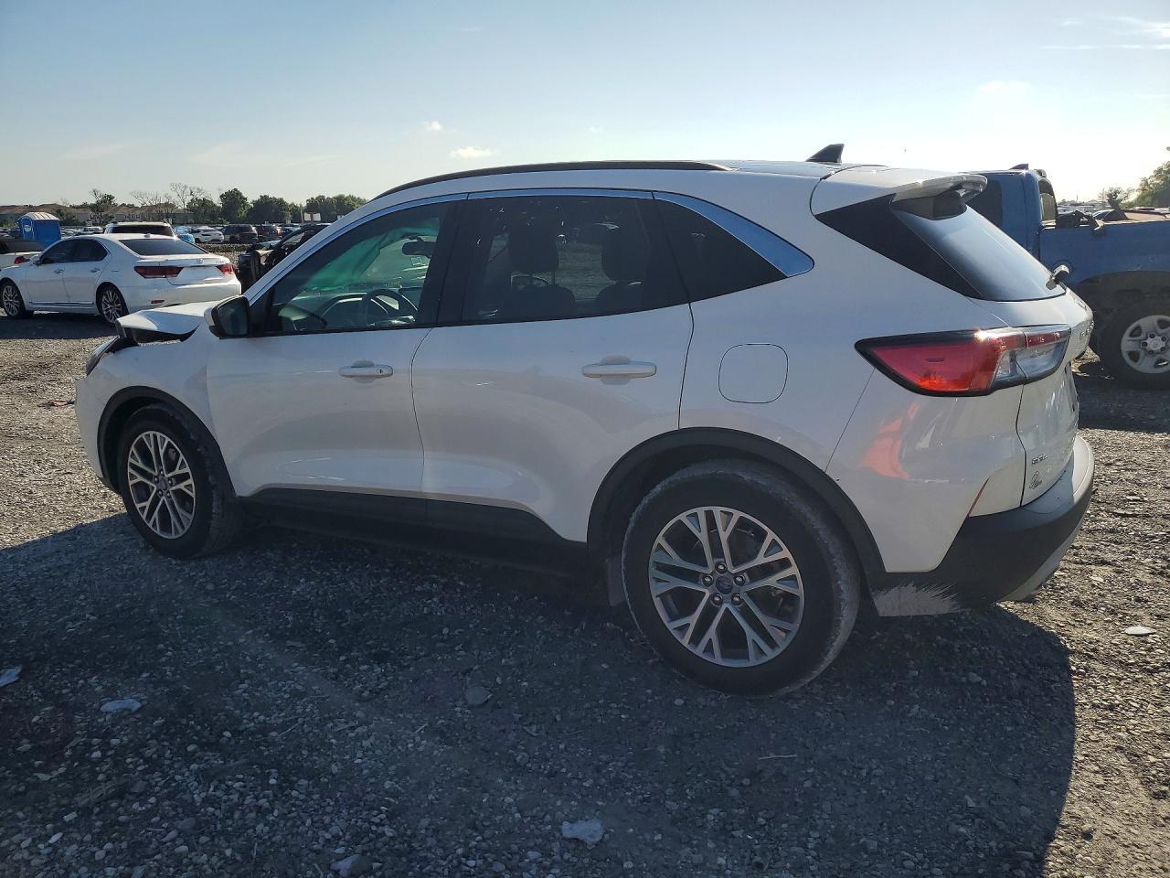 2022 Ford Escape Sel - zdjęcie 2