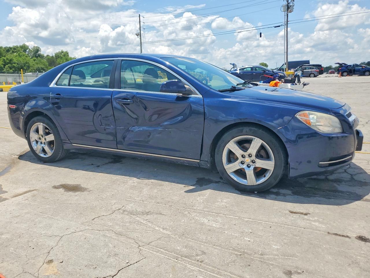 2025 Chevrolet Malibu Lt - zdjęcie 4