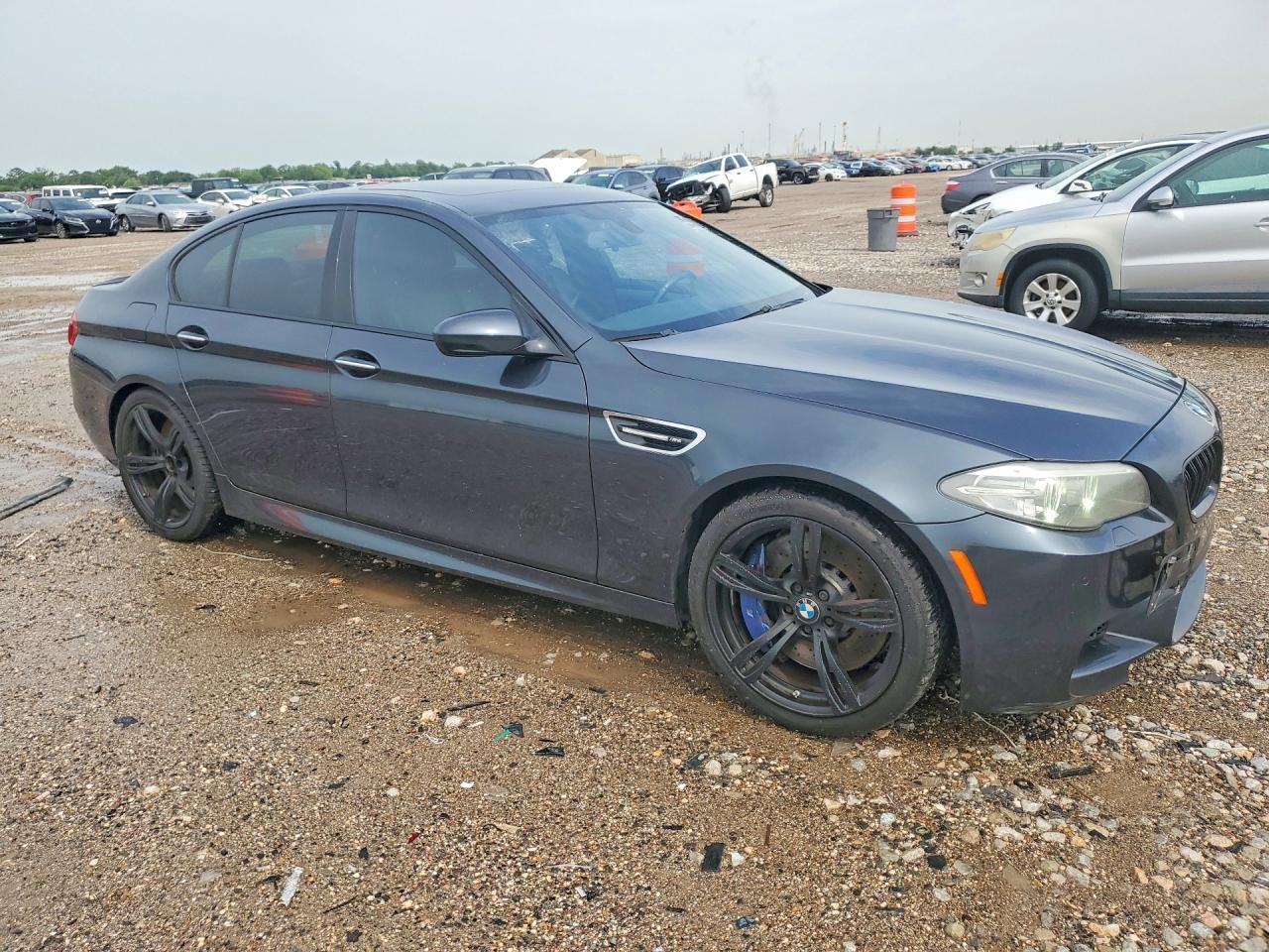 2016 BMW M5 - zdjęcie 4