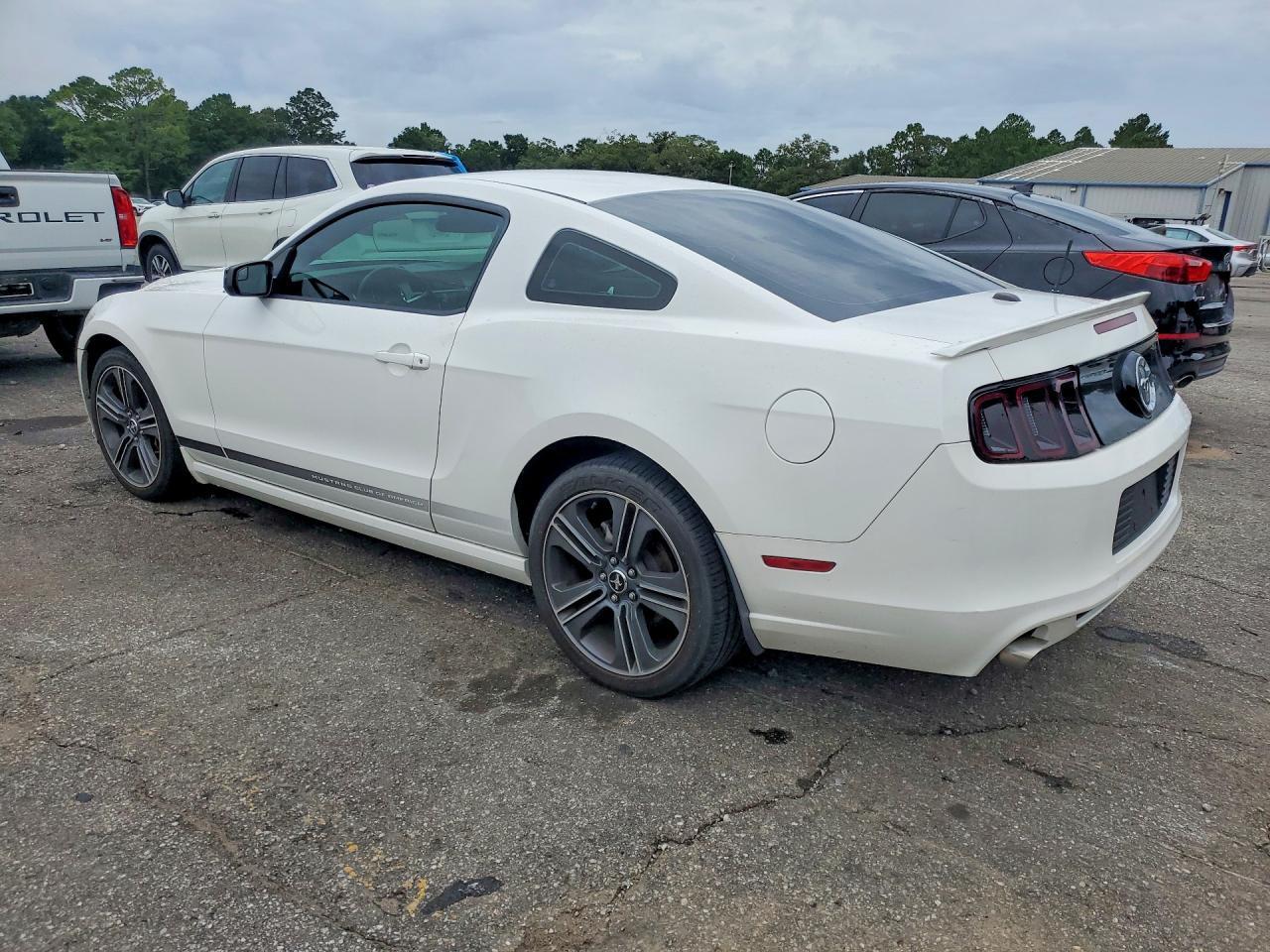 2013 Ford Mustang - zdjęcie 2
