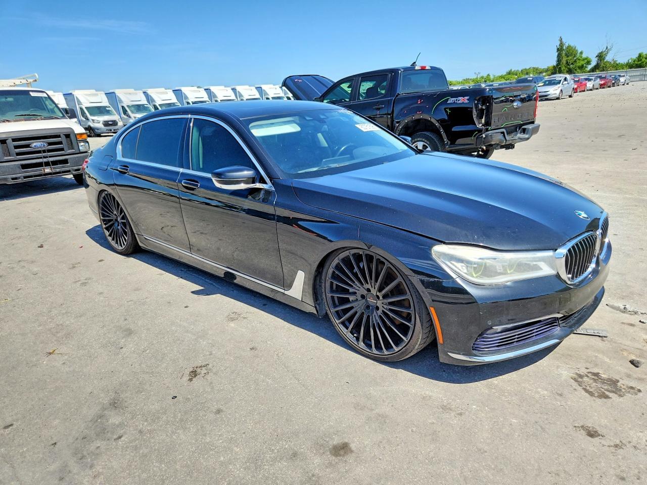 2016 BMW Seria 7 750i - zdjęcie 4