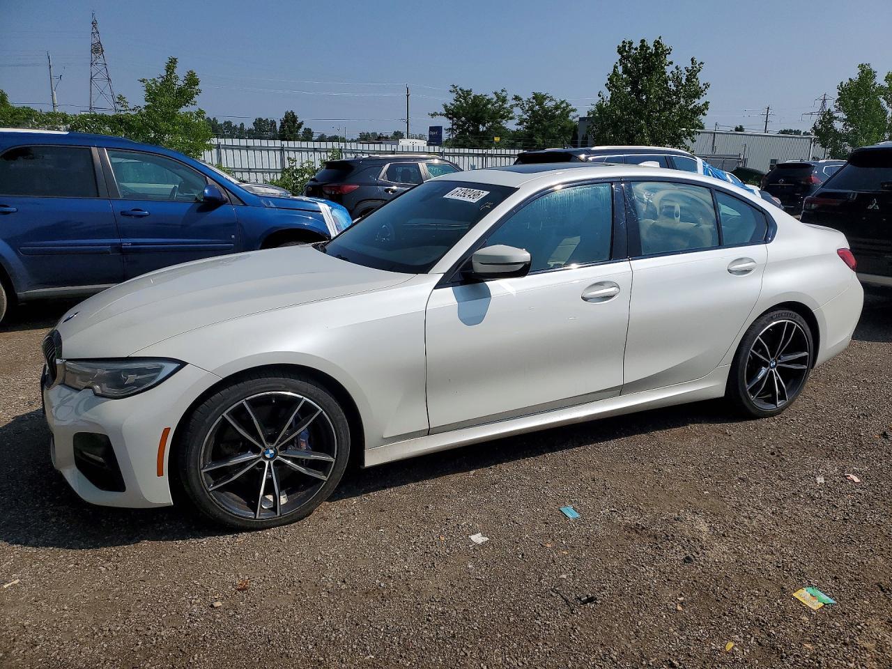 2021 BMW 330Xi - zdjęcie główne