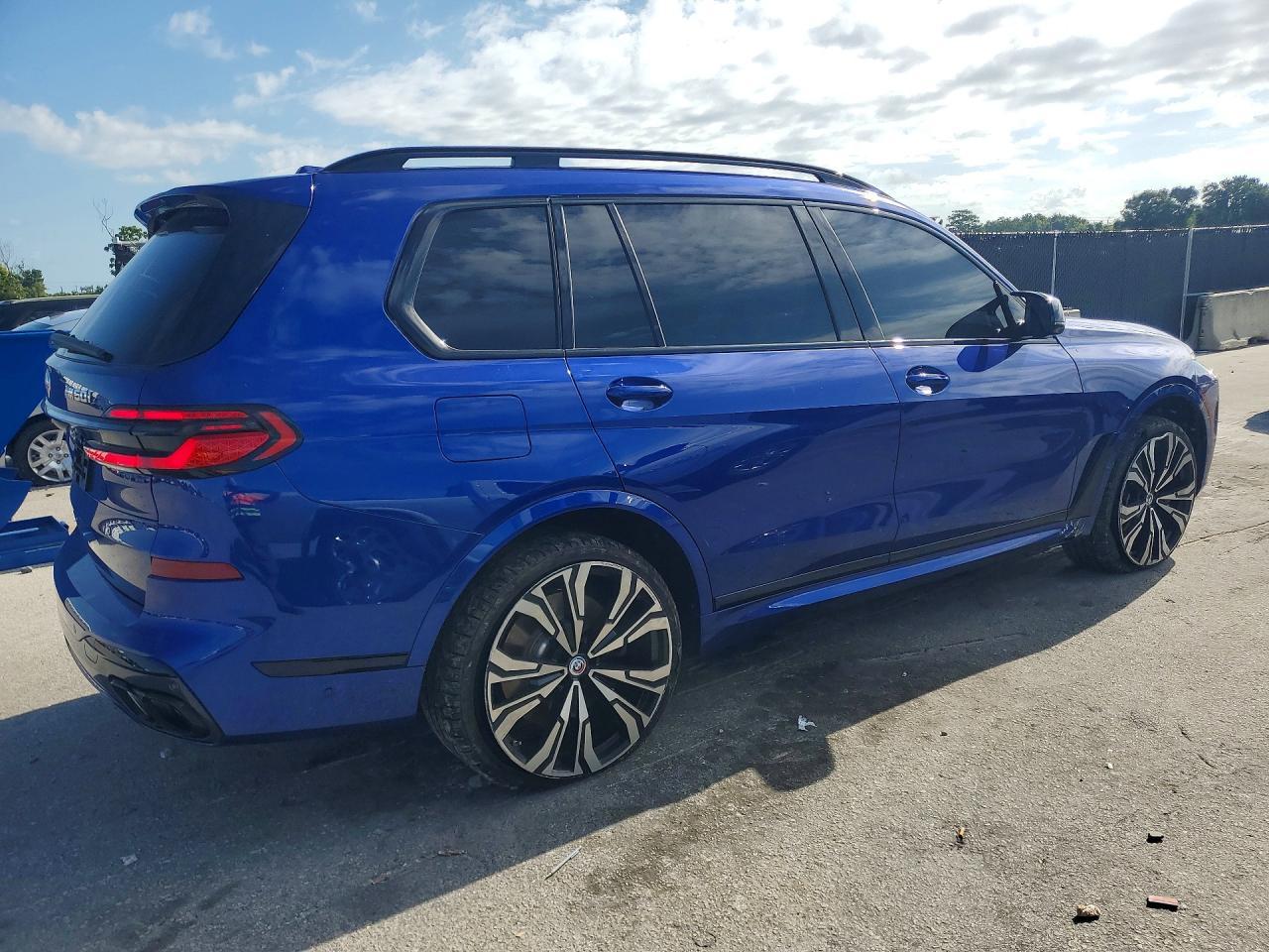 2024 BMW X7 M60I - zdjęcie 3