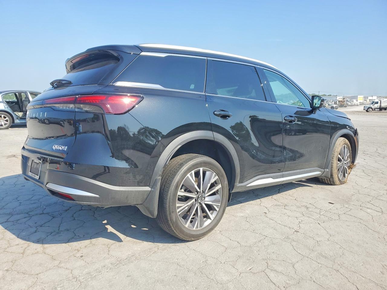 2026 Infiniti Qx60 Luxe - zdjęcie 3