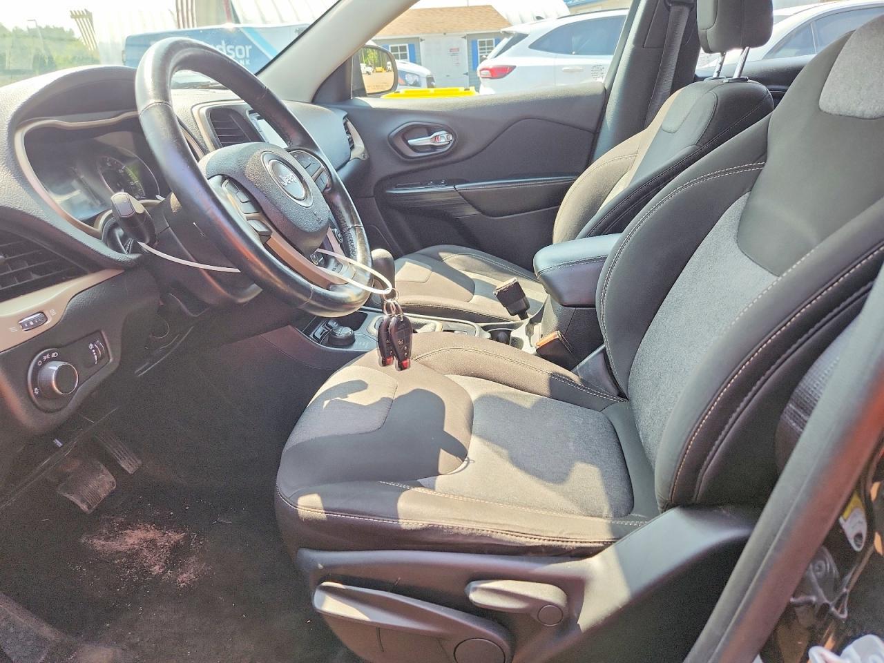 2014 Jeep Cherokee Sport - zdjęcie 7