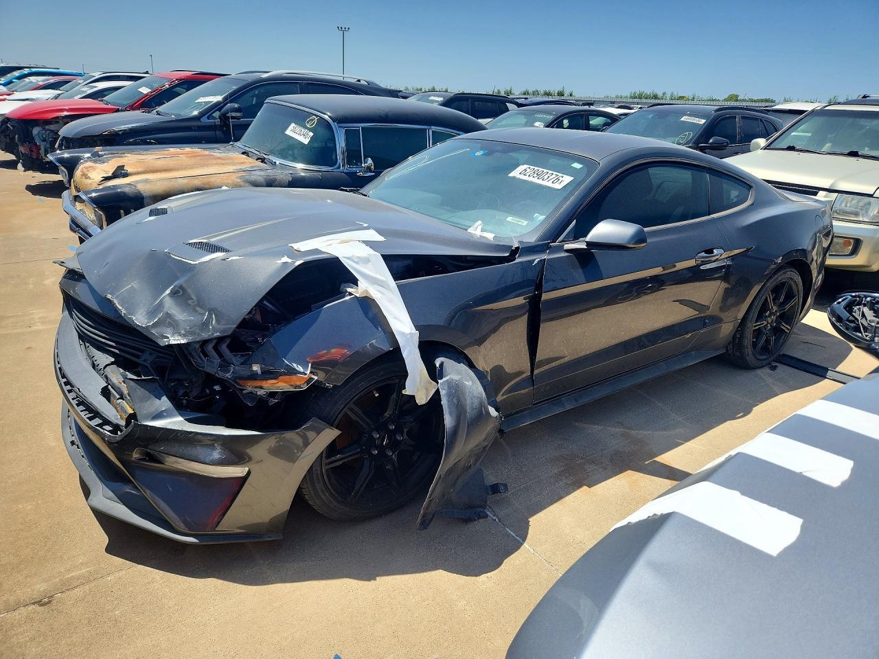 2020 Ford Mustang - zdjęcie główne