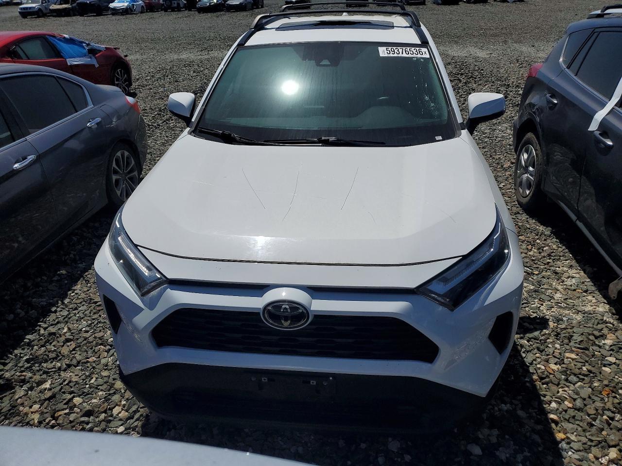 2022 Toyota Rav4 Xle - zdjęcie 5