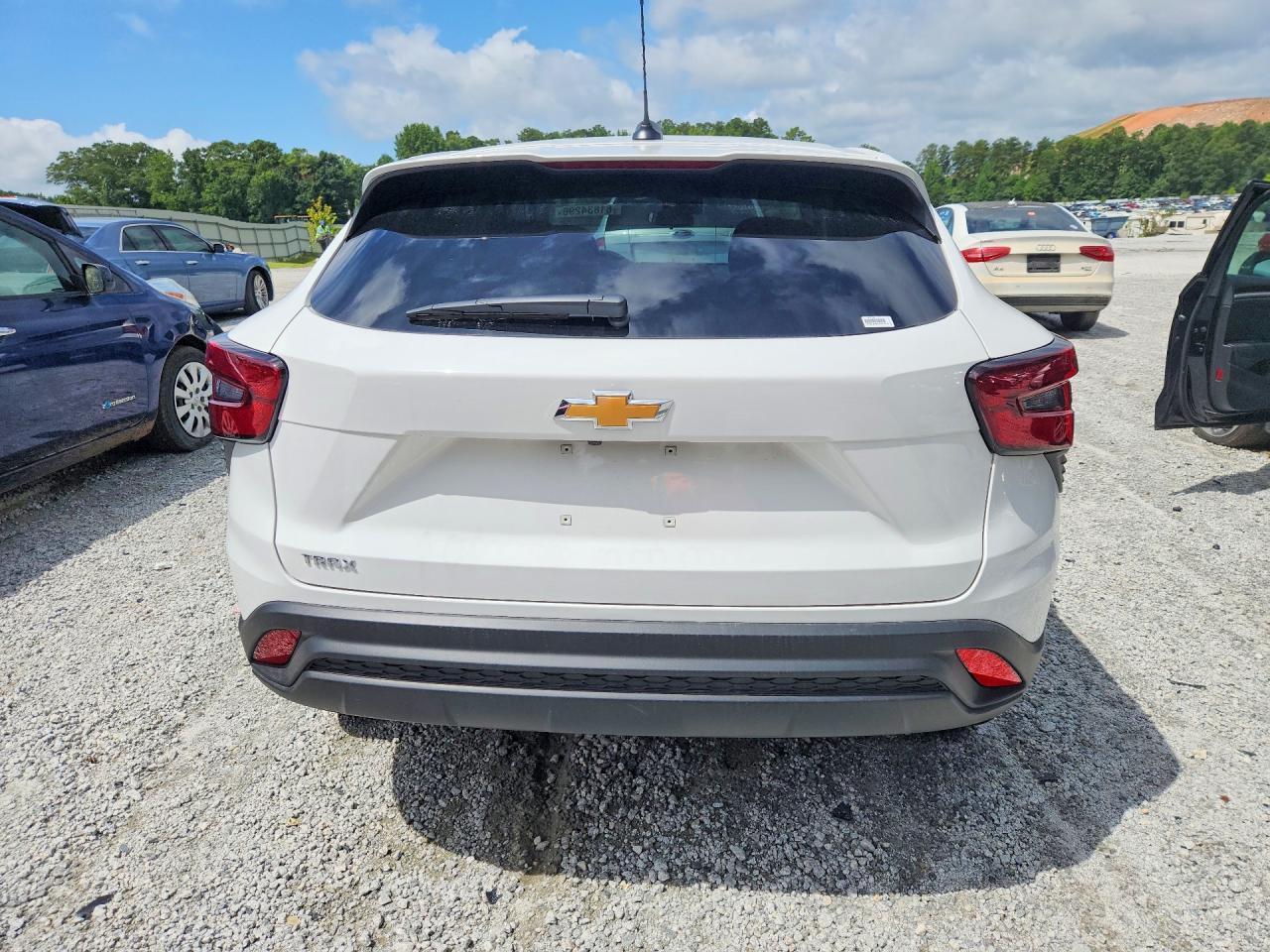 2026 Chevrolet Trax Ls - zdjęcie 6