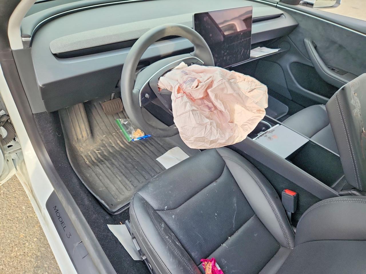 2025 Tesla Model 3 - zdjęcie 8