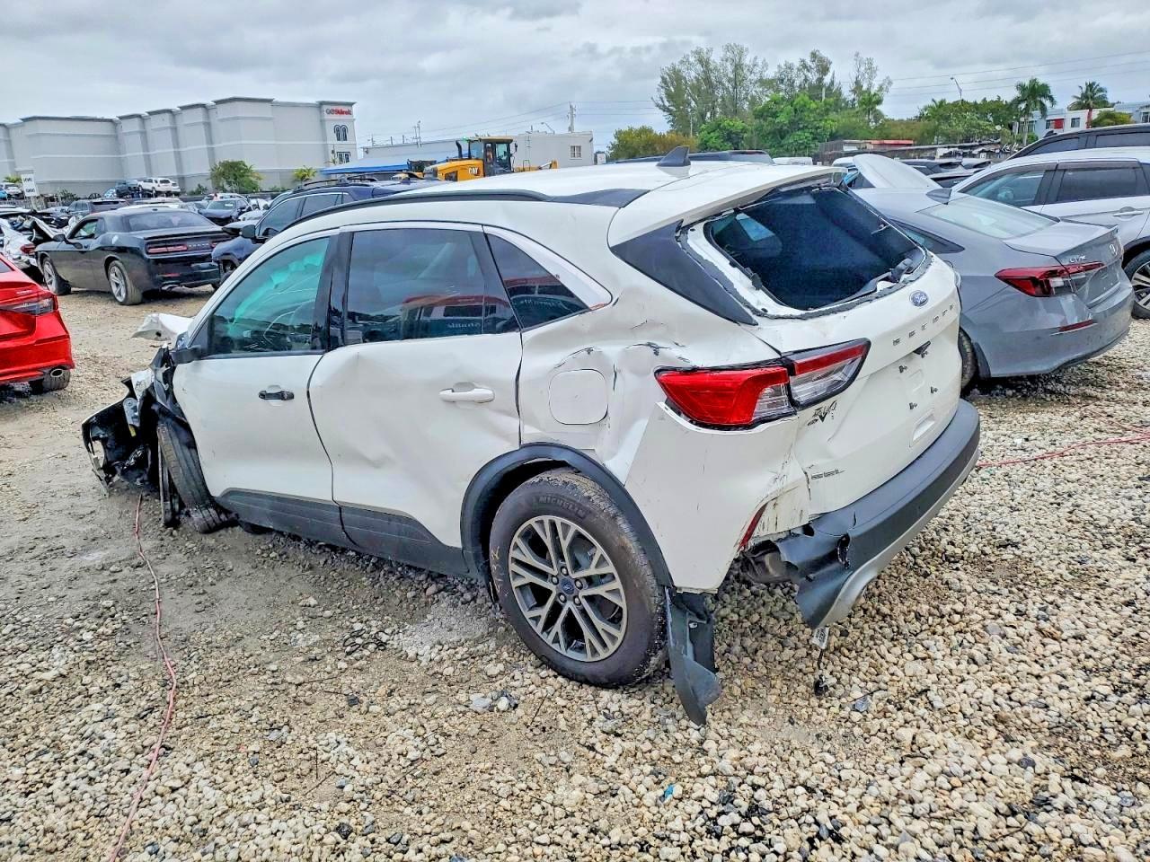 2022 Ford Escape Sel - zdjęcie 2