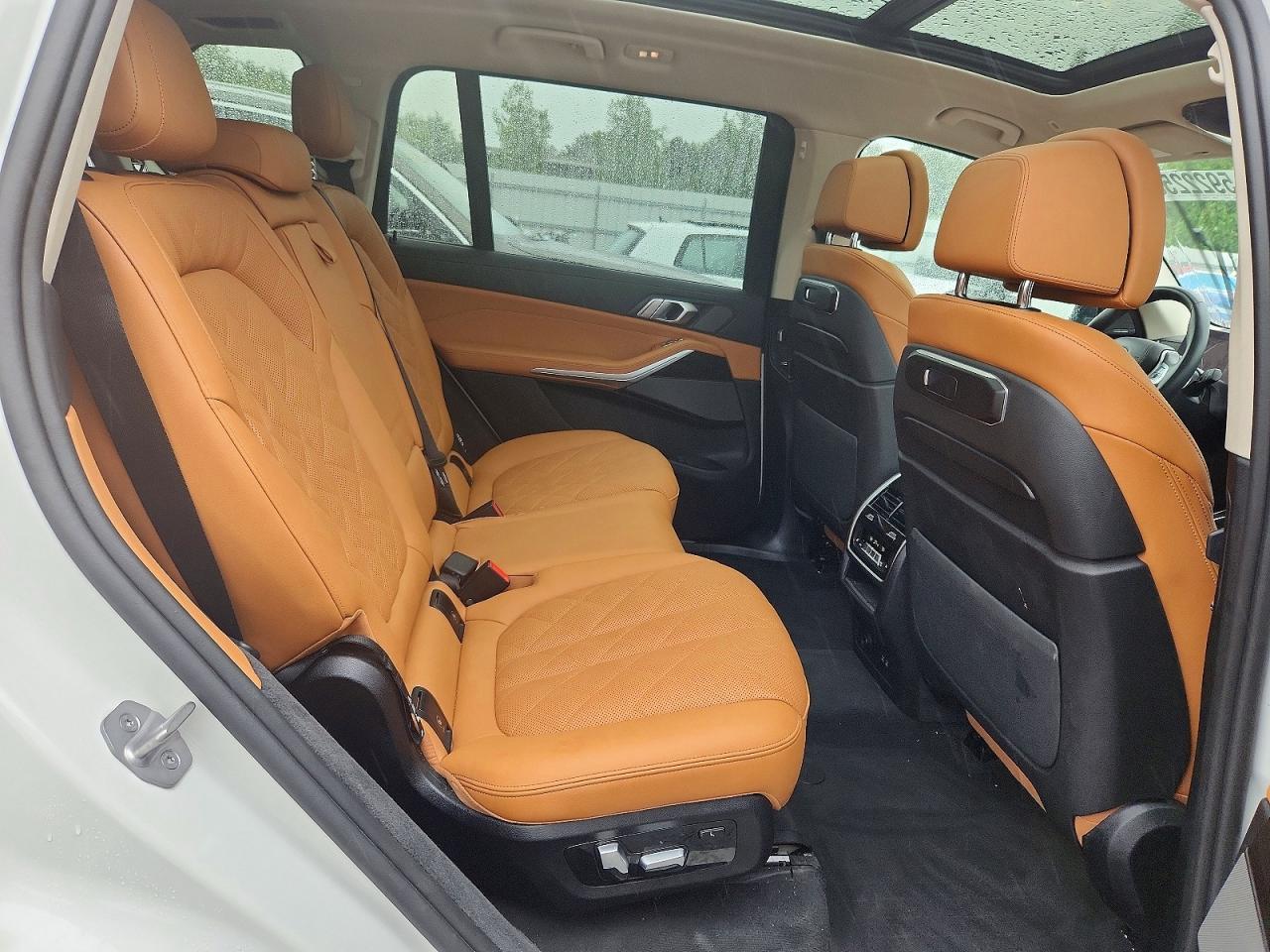 2025 BMW X7 xDrive40I - zdjęcie 11