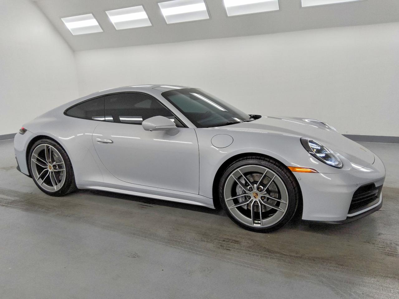 2025 Porsche 911 Carrera - zdjęcie 4
