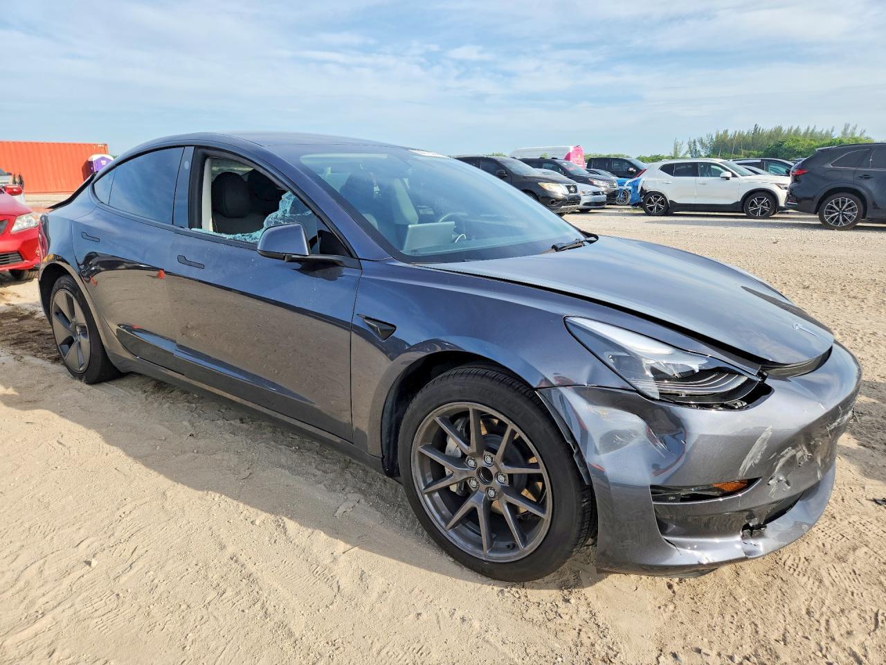 2023 Tesla Model 3 - zdjęcie 4