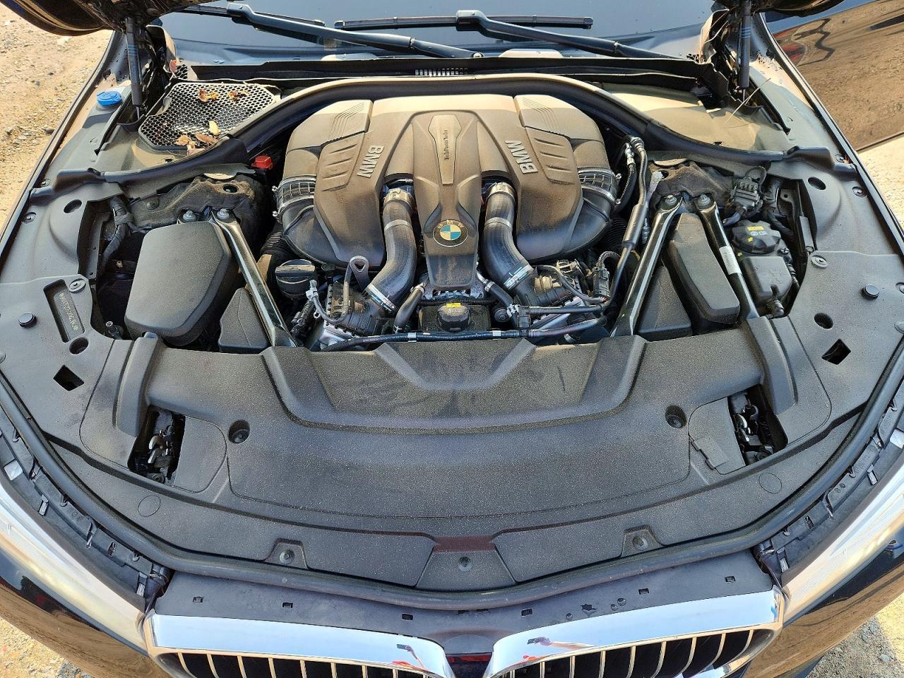 2018 BMW 750 I - zdjęcie 11