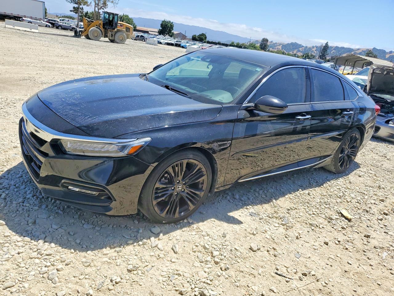 2018 Honda Accord Touring - zdjęcie główne
