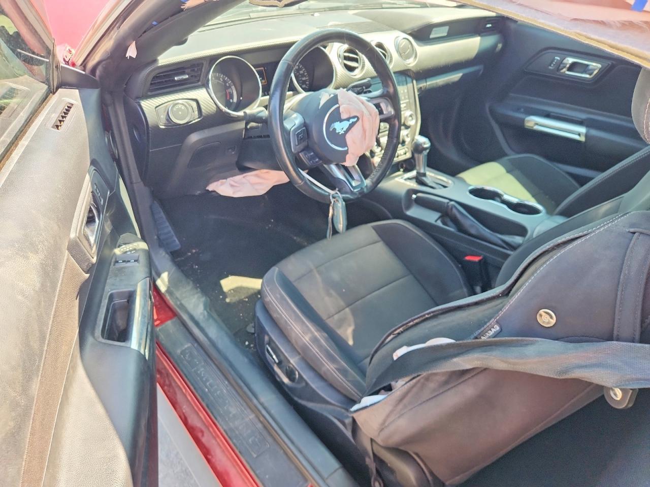 2015 Ford Mustang - zdjęcie 8
