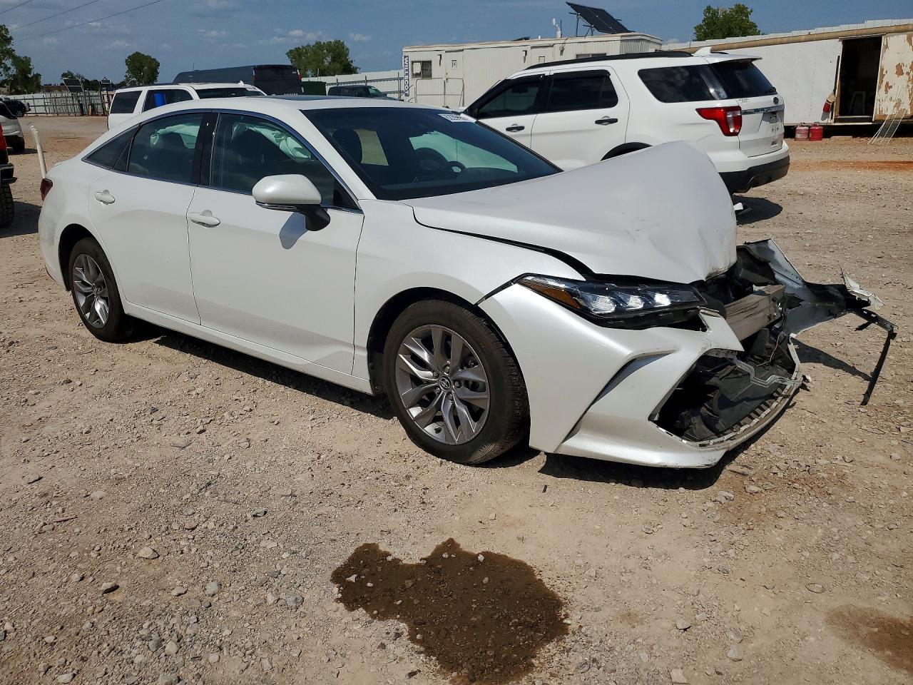 2020 Toyota Avalon Xle - zdjęcie 4